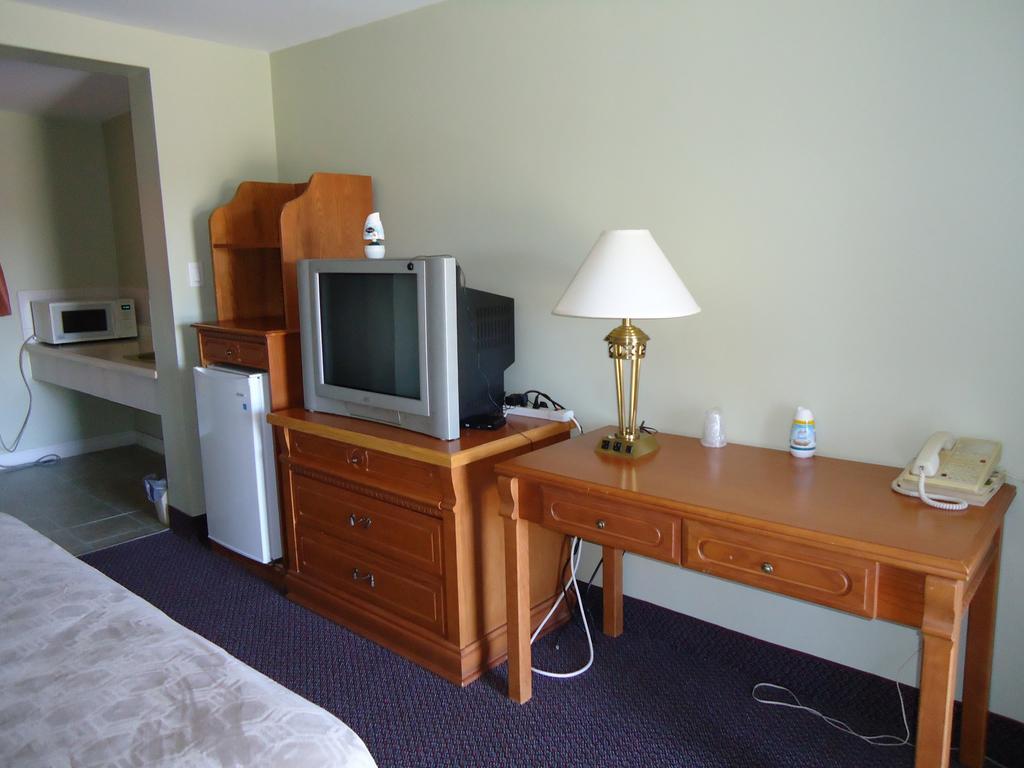 Westmount Motel Вудсток Экстерьер фото