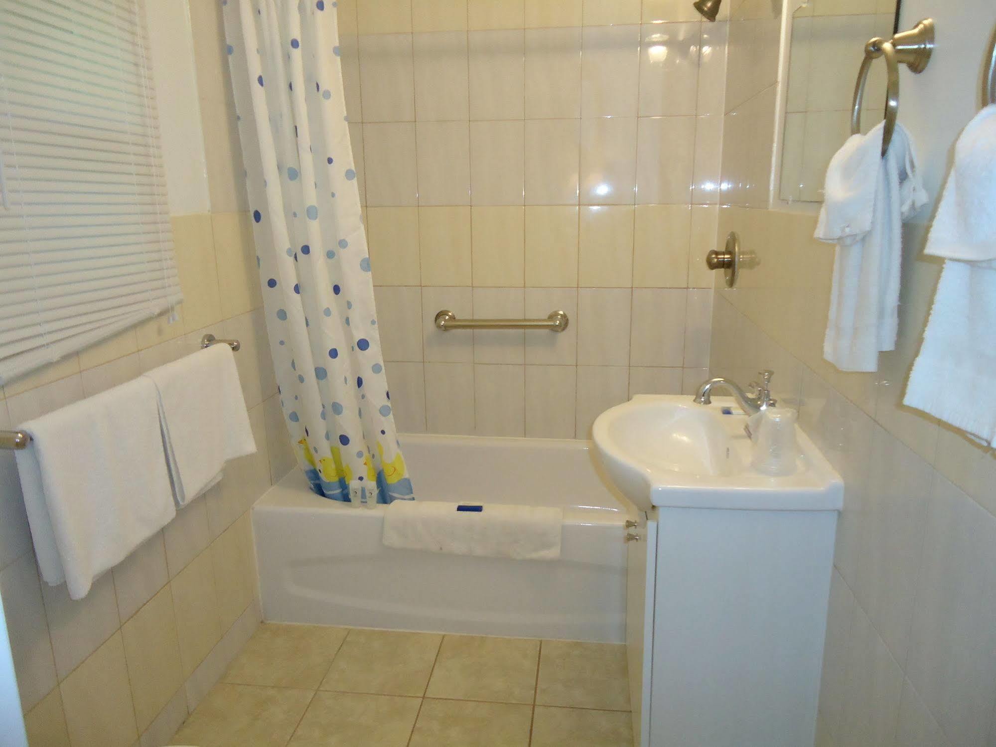 Westmount Motel Вудсток Экстерьер фото